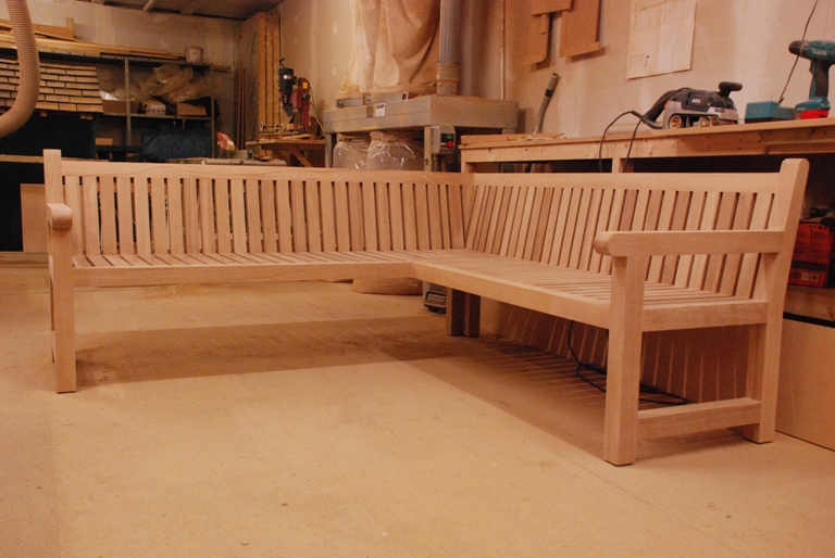 corner bench design