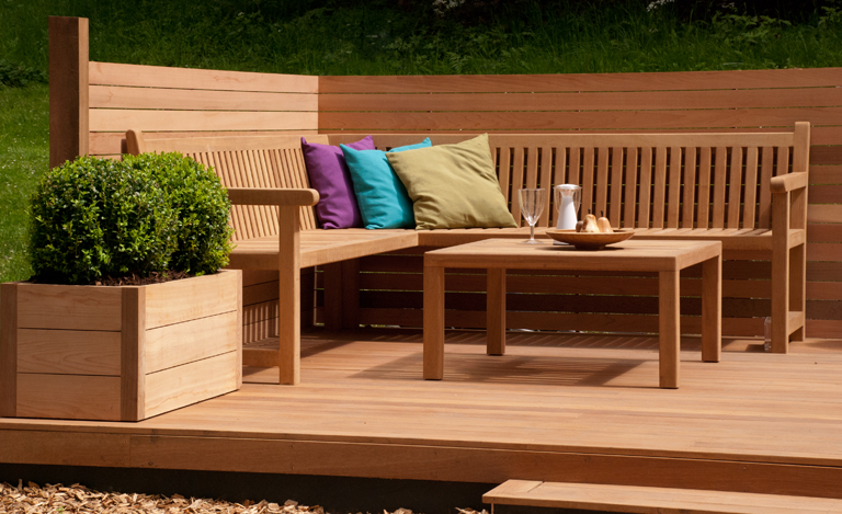 Corner bench | Lisa Cox Garden Designs Blog