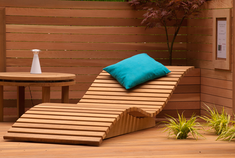Wooden sun lounger | Lisa Cox Garden Designs Blog