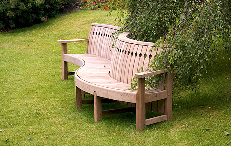 Gaze burvill 2024 curved bench