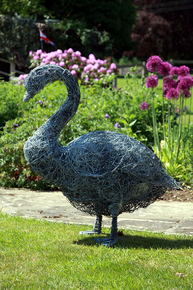 Wire garden sculpture by Rupert Till | Lisa Cox Garden Designs Blog
