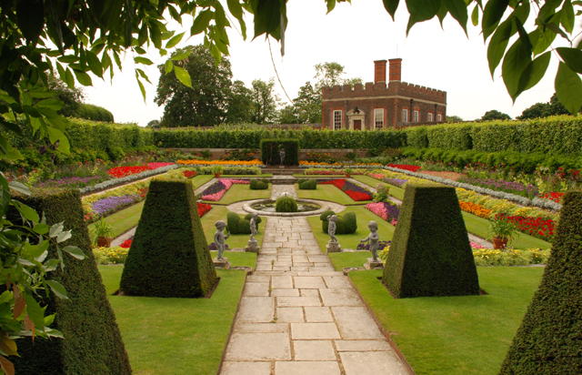 The Pond Garden at Hampton Court Palace Lisa Cox