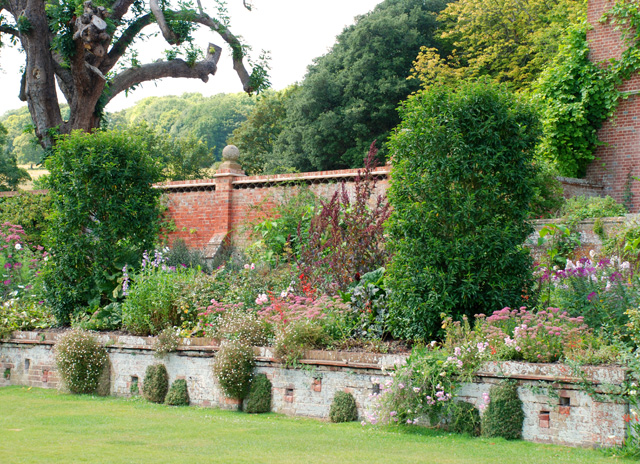 Long borders at Glyndebourne Lisa Cox Garden Designs - Copy
