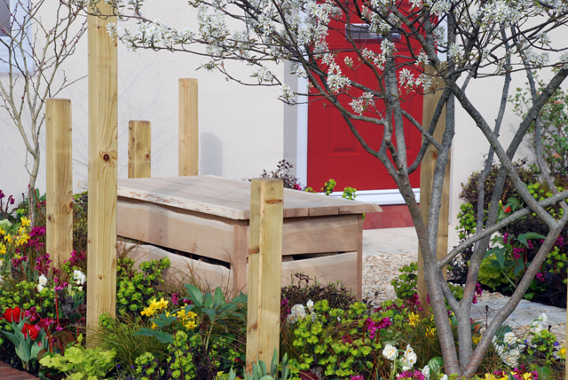 Oak bench Victoria Park Mazda A Front Garden designed by Lisa Cox Cardiff 2015