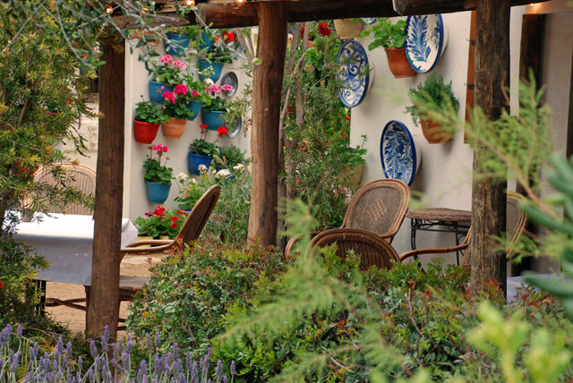 An Adalusian moment garden at RHS Malvern 2015 Lisa Cox