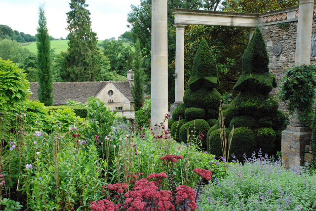 Formal Peto Garden at Iford Manor Lisa Cox Designs