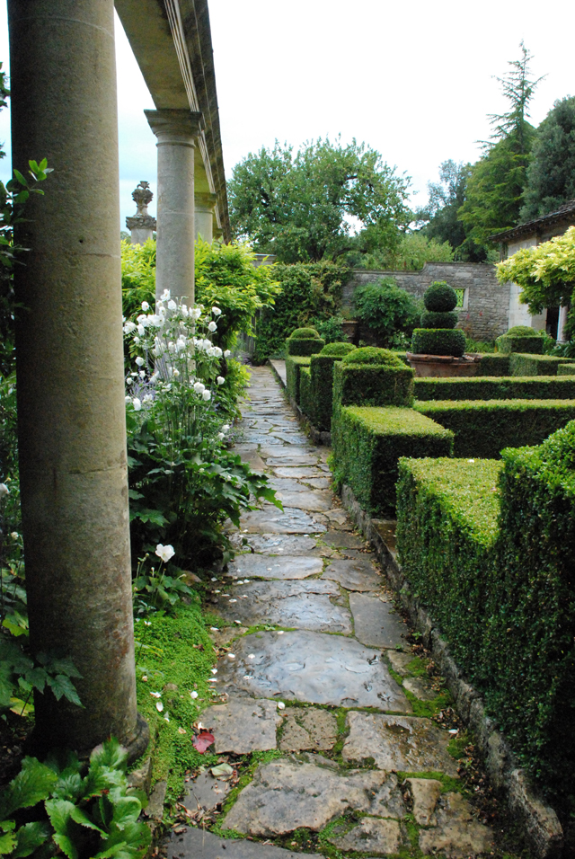 Peto garden at Iford Manor Lisa Cox Designs
