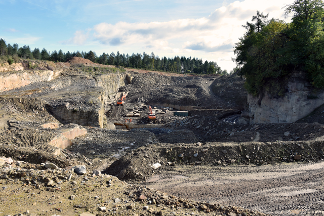 Opuszczony kamieniołom Forest-of-Dean-Quarry-Lisa-Cox-Designs